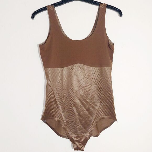 EUC SPANX shape™ Women's  Slimming Invisible Tank Brief Bodysuit Cafe Au Lait - Picture 8 of 12